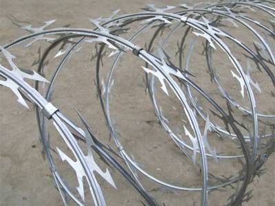 High quality hot dipped galvanized diamond razor barbed wire mesh anti climb welded concertina blade razor wire fence 3