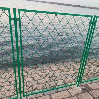 High quality hot dipped galvanized diamond razor barbed wire mesh anti climb welded concertina blade razor wire fence