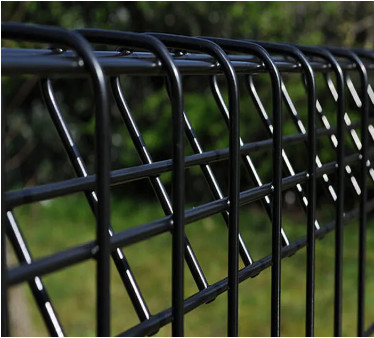 Malaysia Market Galvanized 5mm / 6mm Triangle Bending Roll Top Mesh Fence BRC Welded Wire Mesh Fence