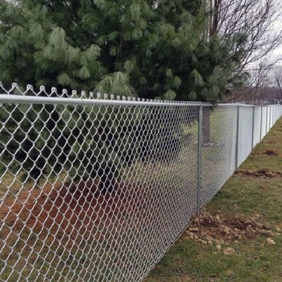 Hot dip Galvanized 6ft chain link fencing top with barbed wire